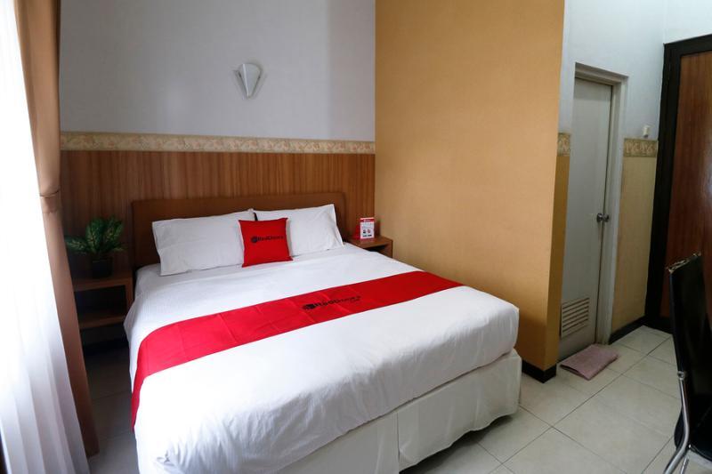 Reddoorz Plus Near Undip Tembalang Hotel Semarang Exterior photo